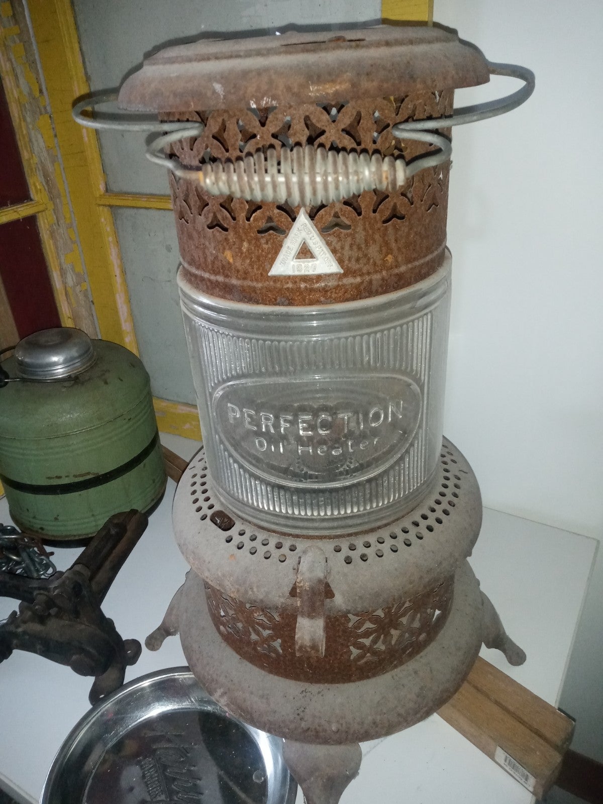 Antique Perfection Oil Heater 1527 MARTIN'S MERCANTILE